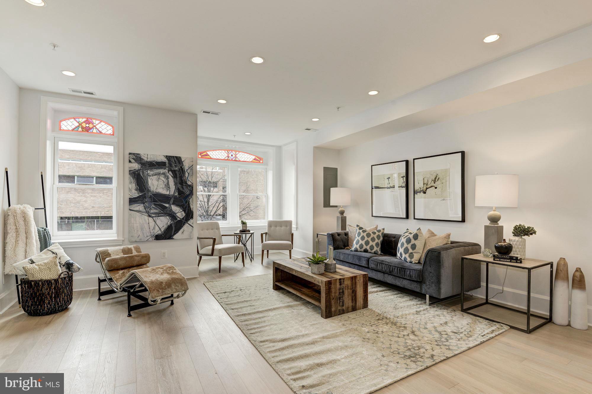 919 R Street Northwest, Unit 2 Washington, DC 20001 - Photo 6 of 16 Living Room