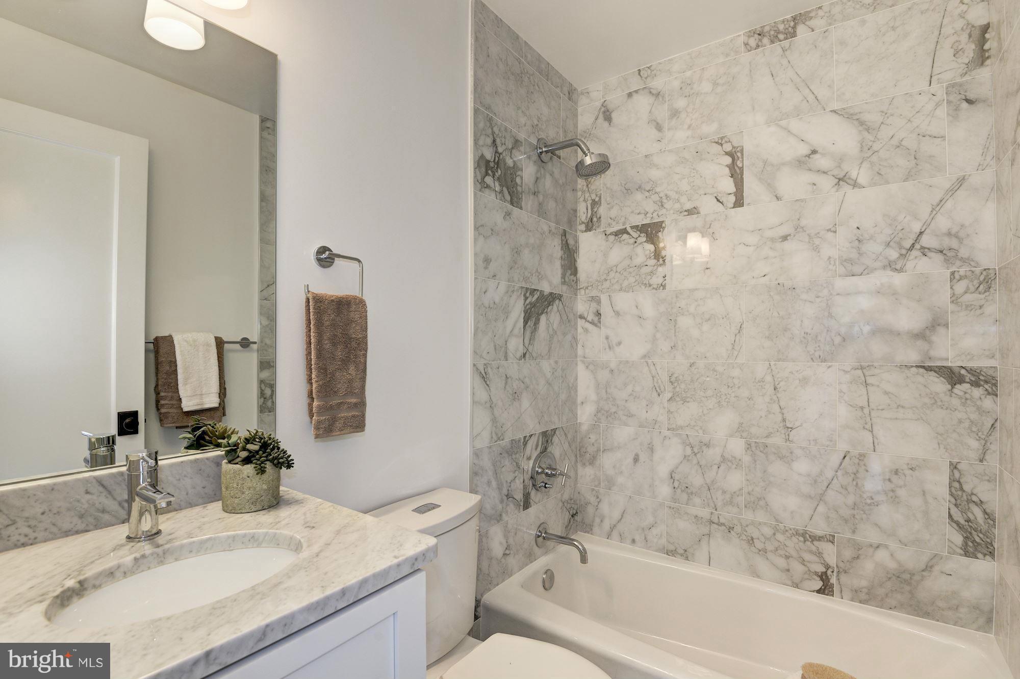 919 R Street Northwest, Unit 2 Washington, DC 20001 - Photo 9 of 16 Full Bath