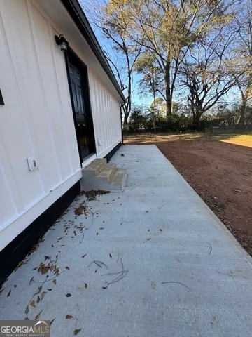 a view of backyard of house