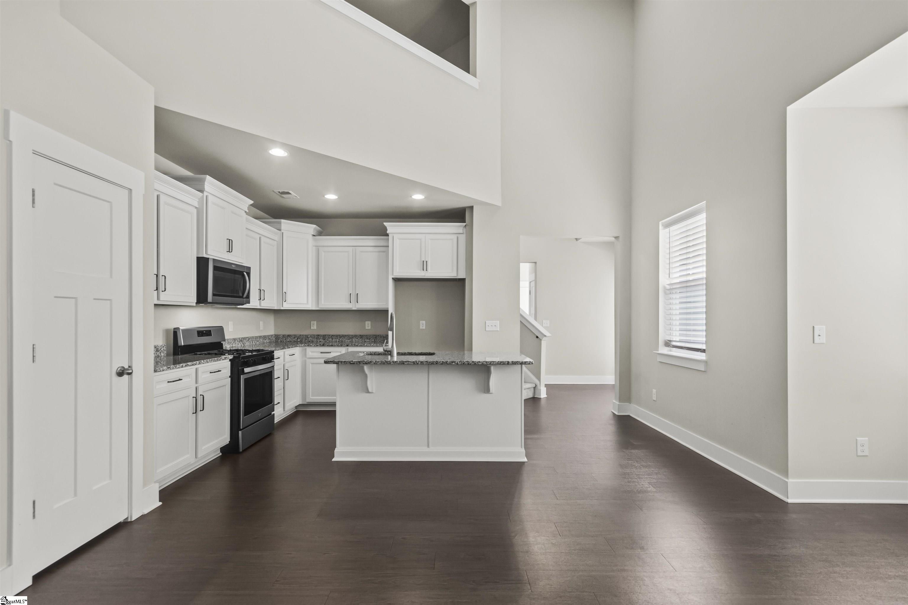 109 Creekhaven Lane Taylors, SC 29687 - Photo 9 of 30