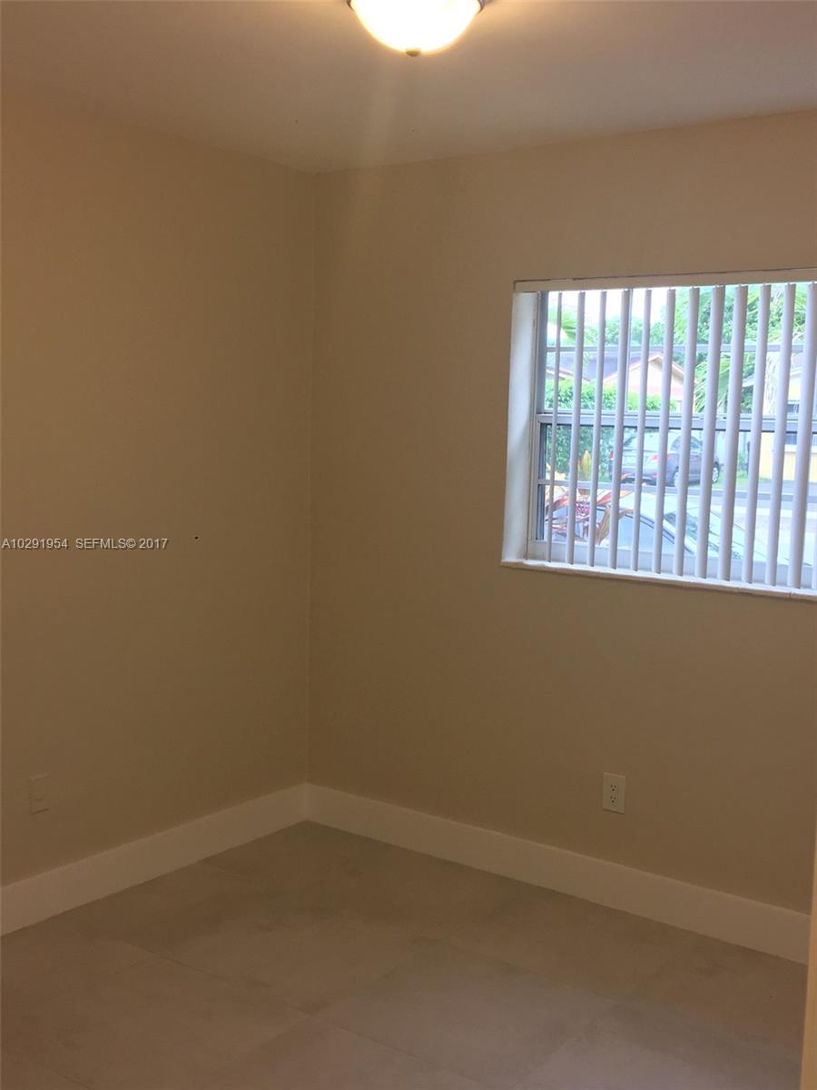 4552 Southwest 127th Court Miami, FL 33175 - Photo 11 of 19