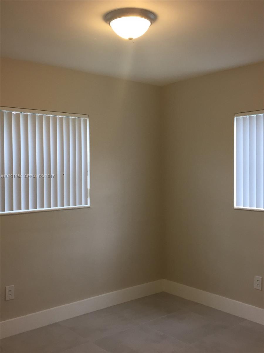 4552 Southwest 127th Court Miami, FL 33175 - Photo 12 of 19