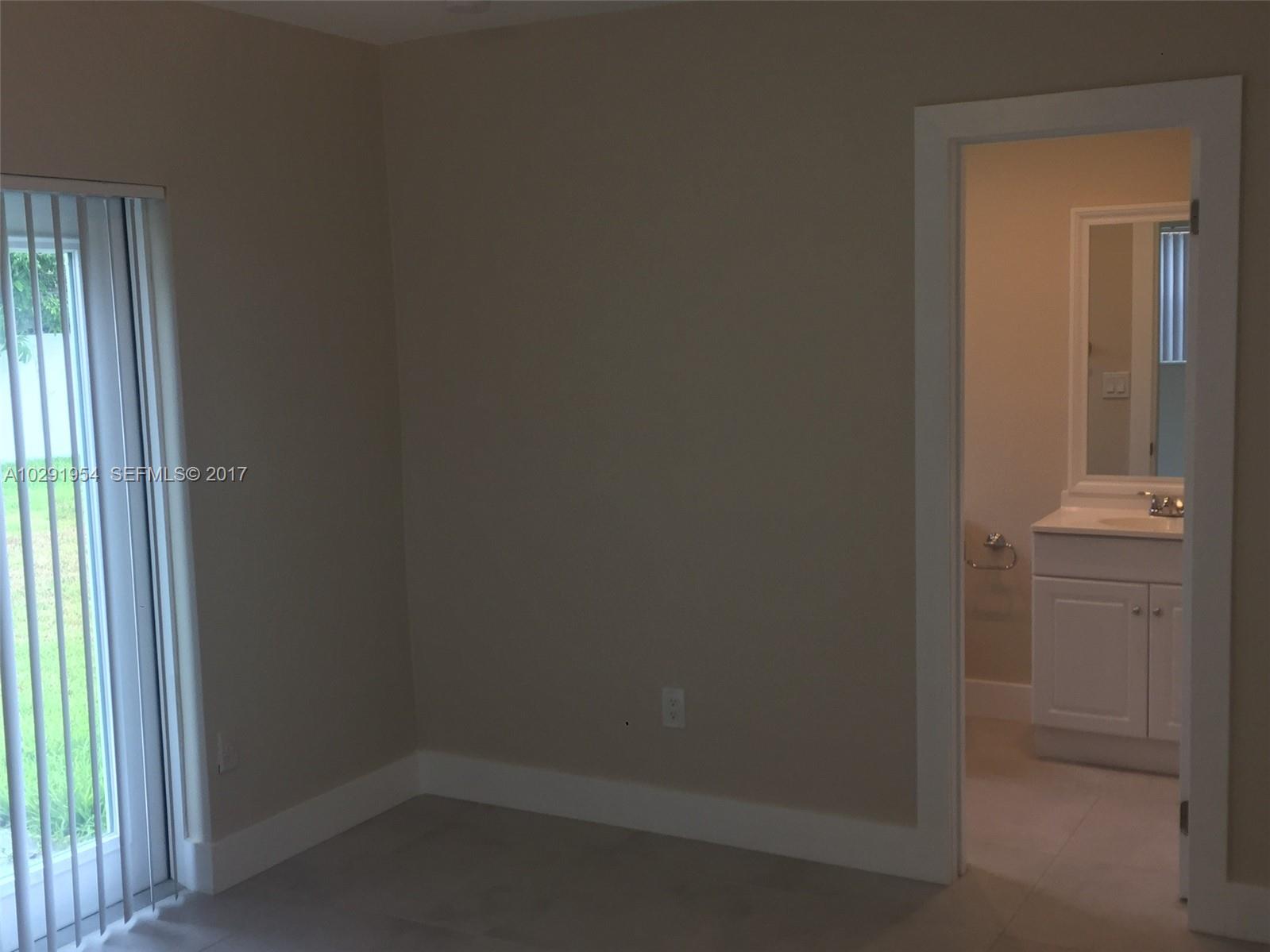 4552 Southwest 127th Court Miami, FL 33175 - Photo 14 of 19