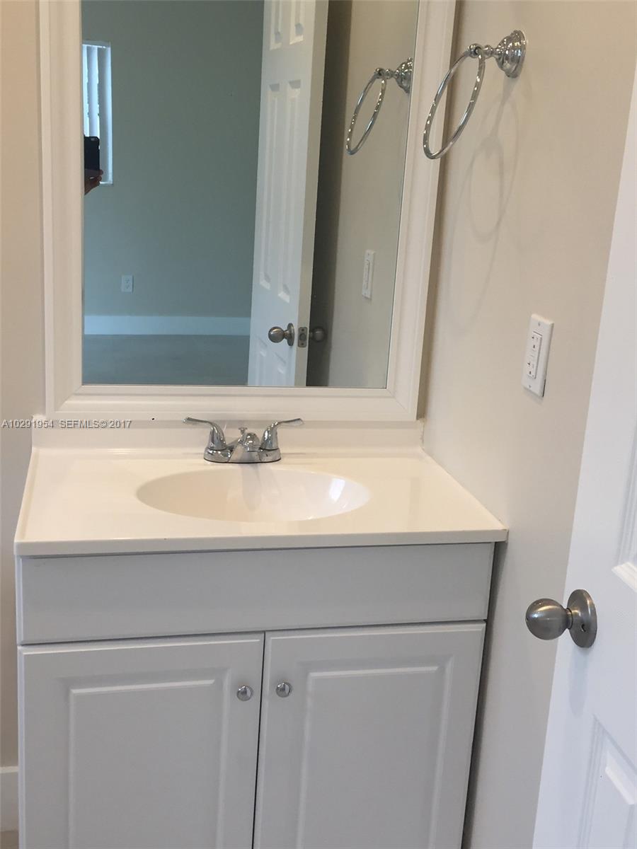 4552 Southwest 127th Court Miami, FL 33175 - Photo 16 of 19