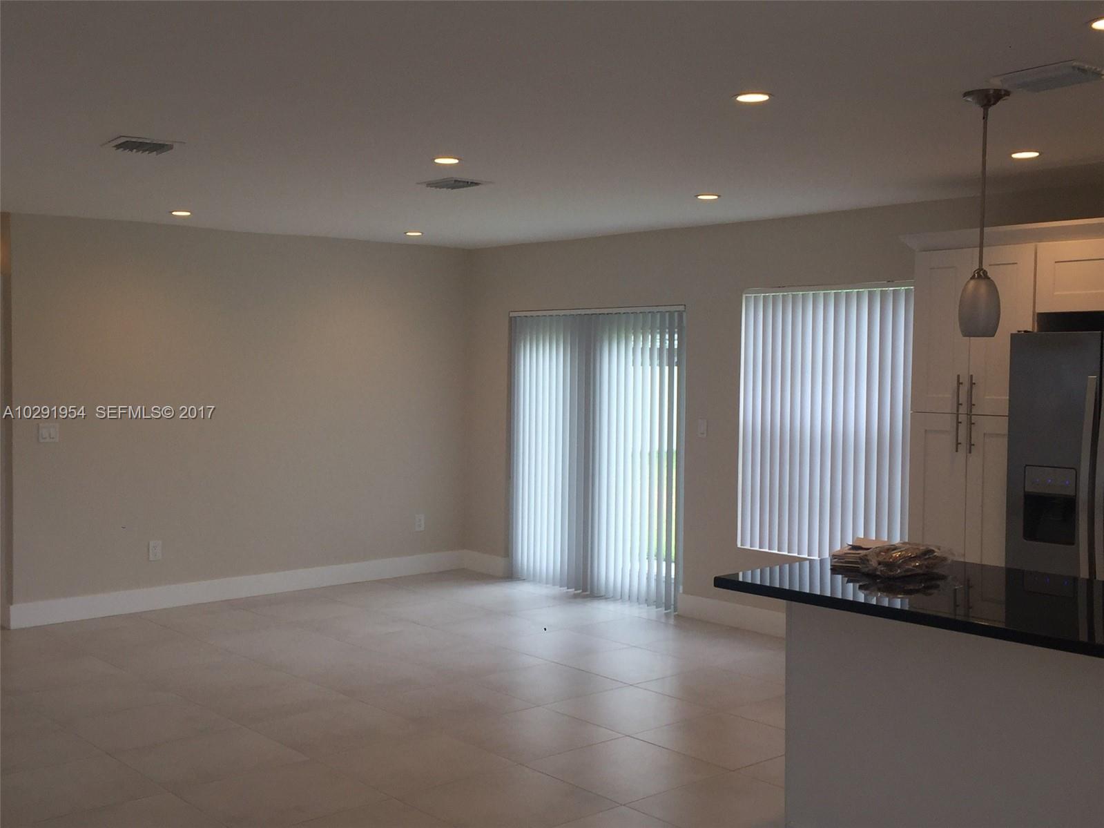 4552 Southwest 127th Court Miami, FL 33175 - Photo 7 of 19