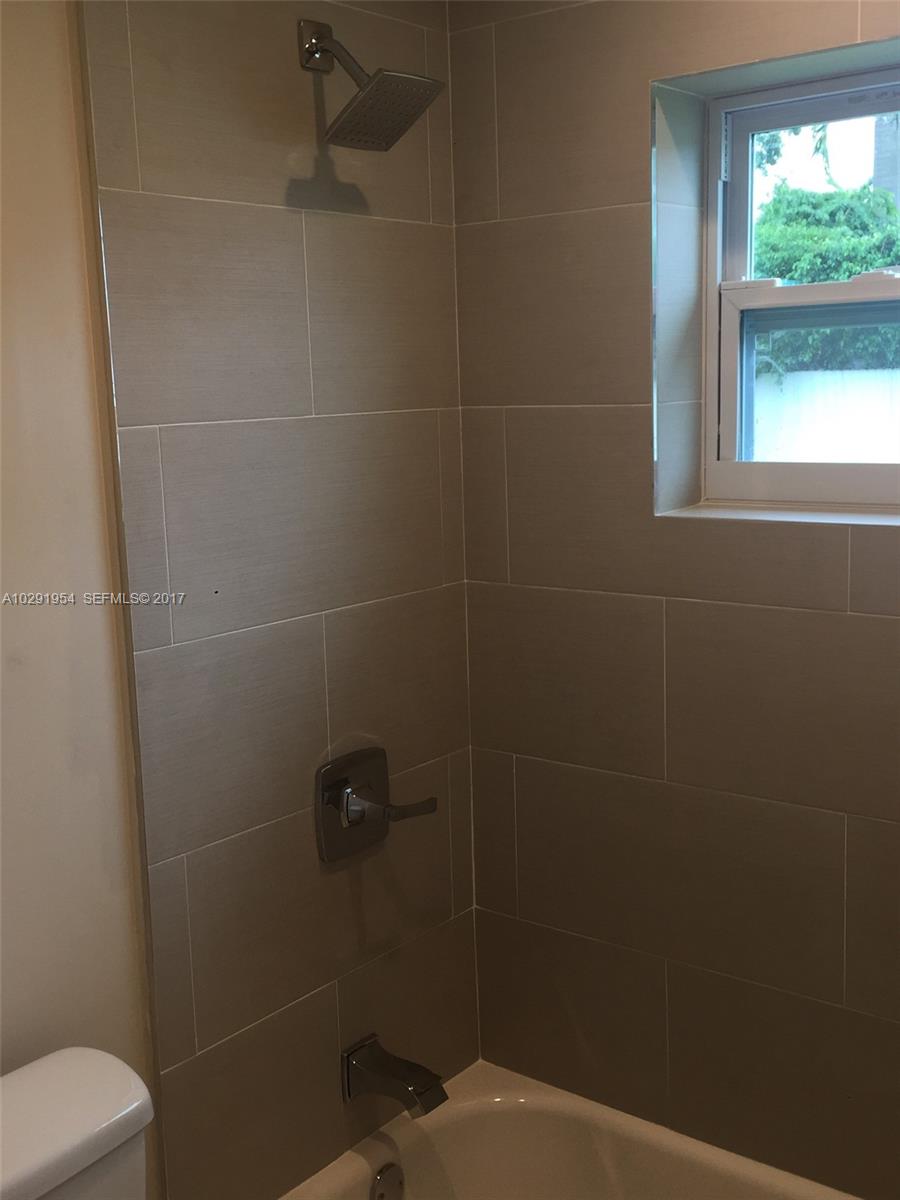 4552 Southwest 127th Court Miami, FL 33175 - Photo 9 of 19