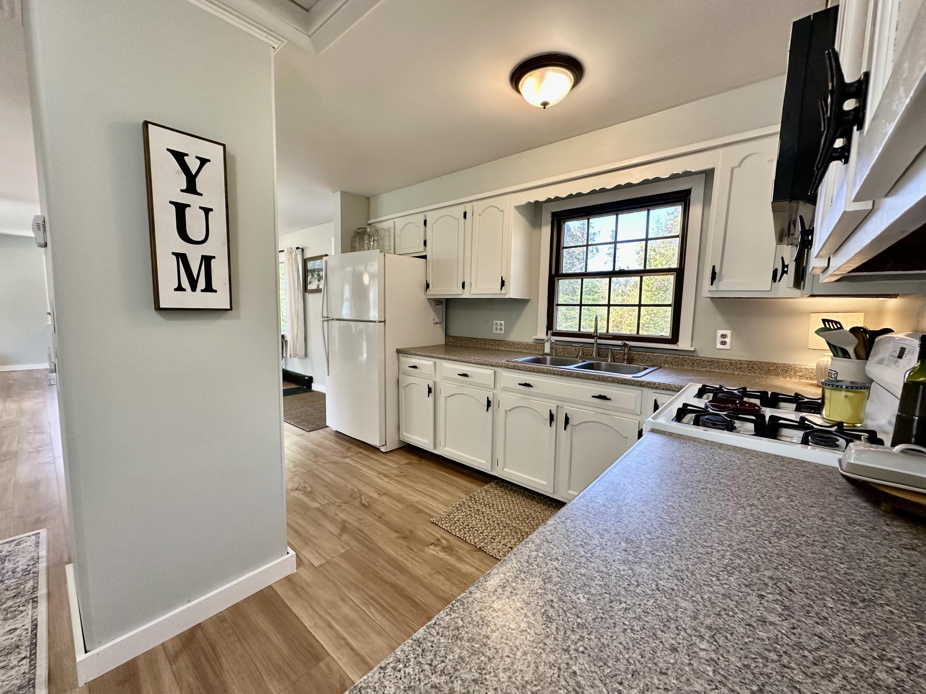 264 Cross Road Hancock, ME 04640 - Photo 15 of 28 Kitchen