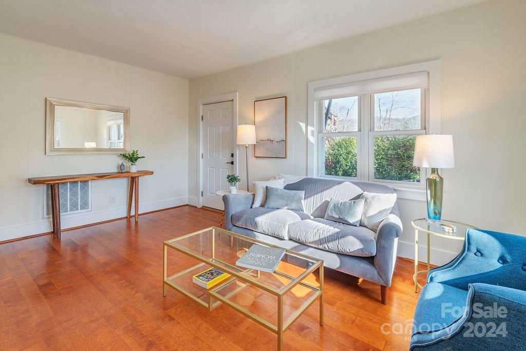 196 Chatham Road Asheville, NC 28804 - Photo 8 of 30 Gallery Image 8