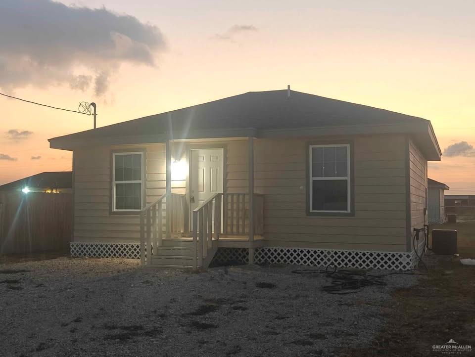 2736 Naples Street Weslaco, TX 78596 - Photo 2 of 14 a backyard of a house