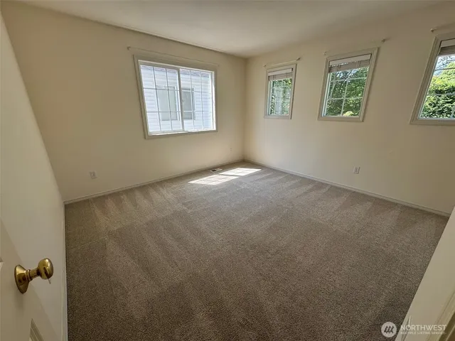 $3,450 | 17374 92nd Place Northeast, Bothell, WA 98011