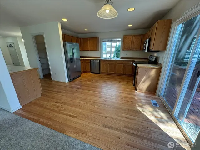 $3,450 | 17374 92nd Place Northeast, Bothell, WA 98011