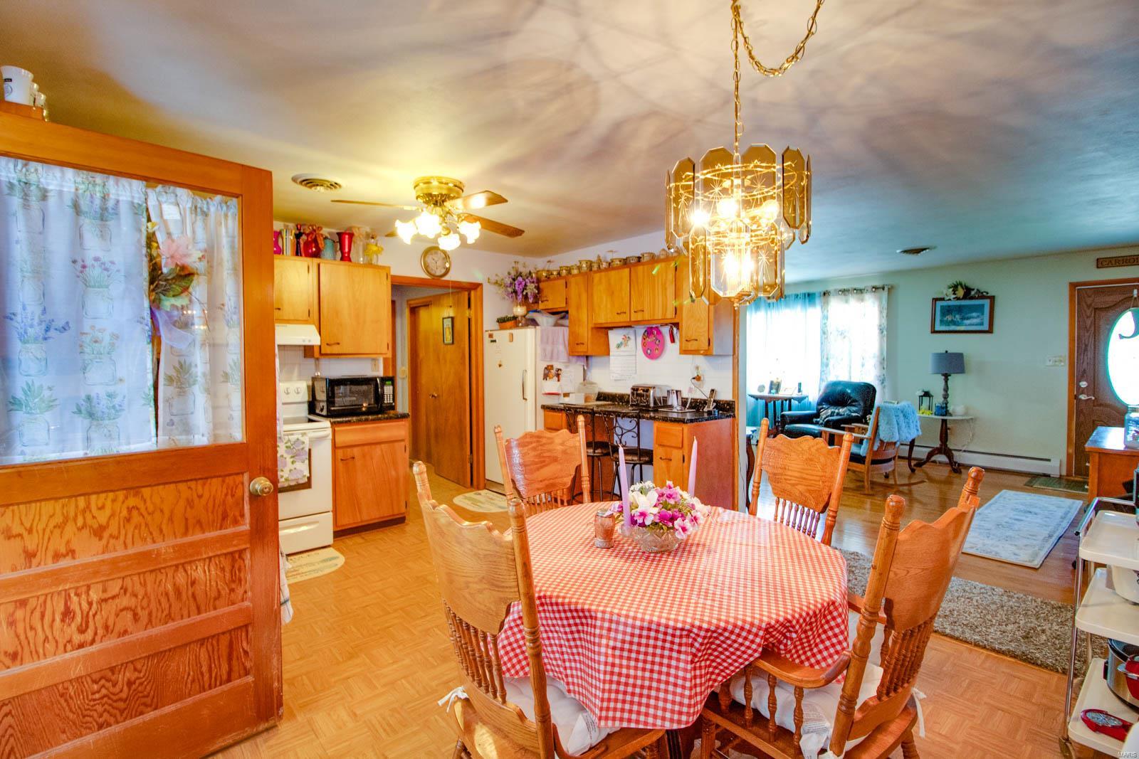 309 Maple Carrollton, IL 62016 - Photo 11 of 40 Gallery Image 11