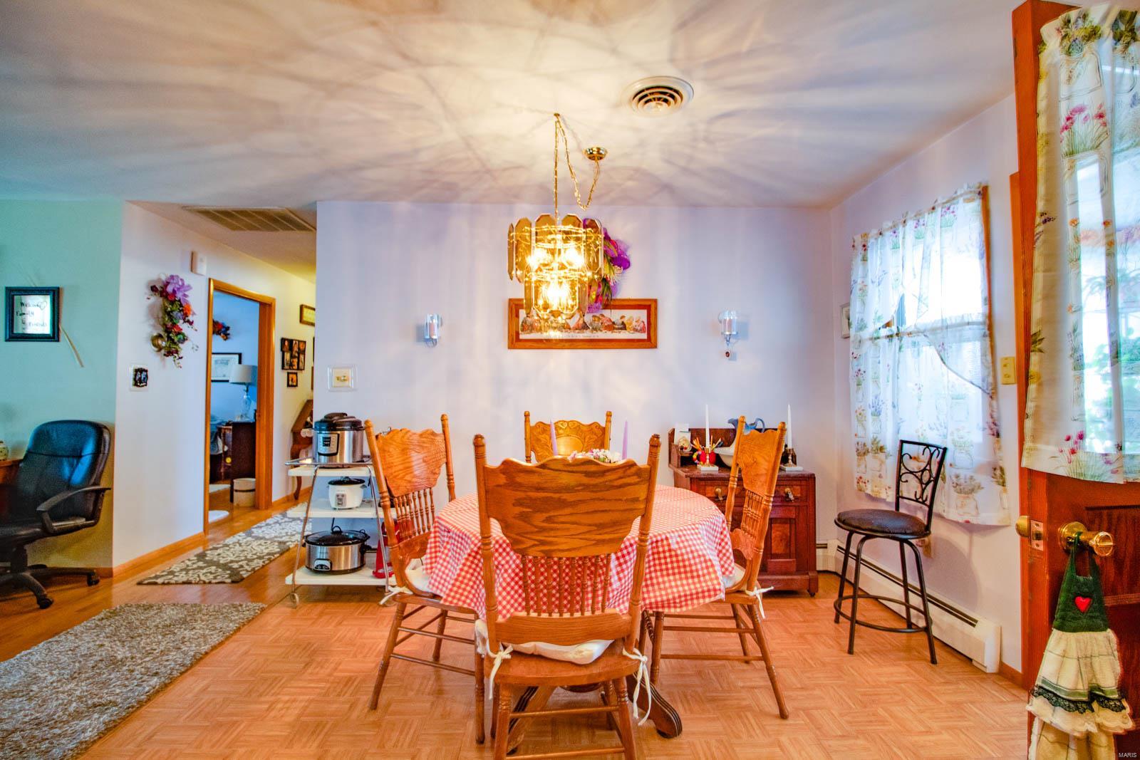 309 Maple Carrollton, IL 62016 - Photo 12 of 40 Gallery Image 12