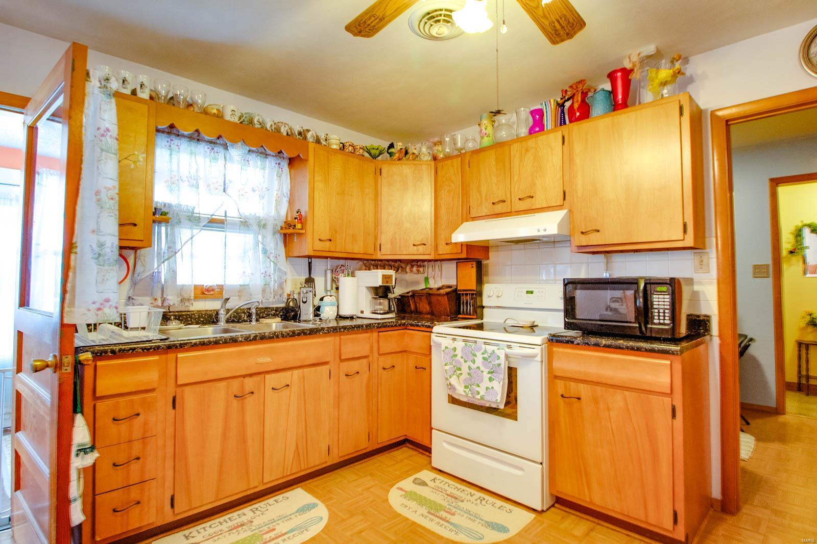 309 Maple Carrollton, IL 62016 - Photo 13 of 40 Gallery Image 13