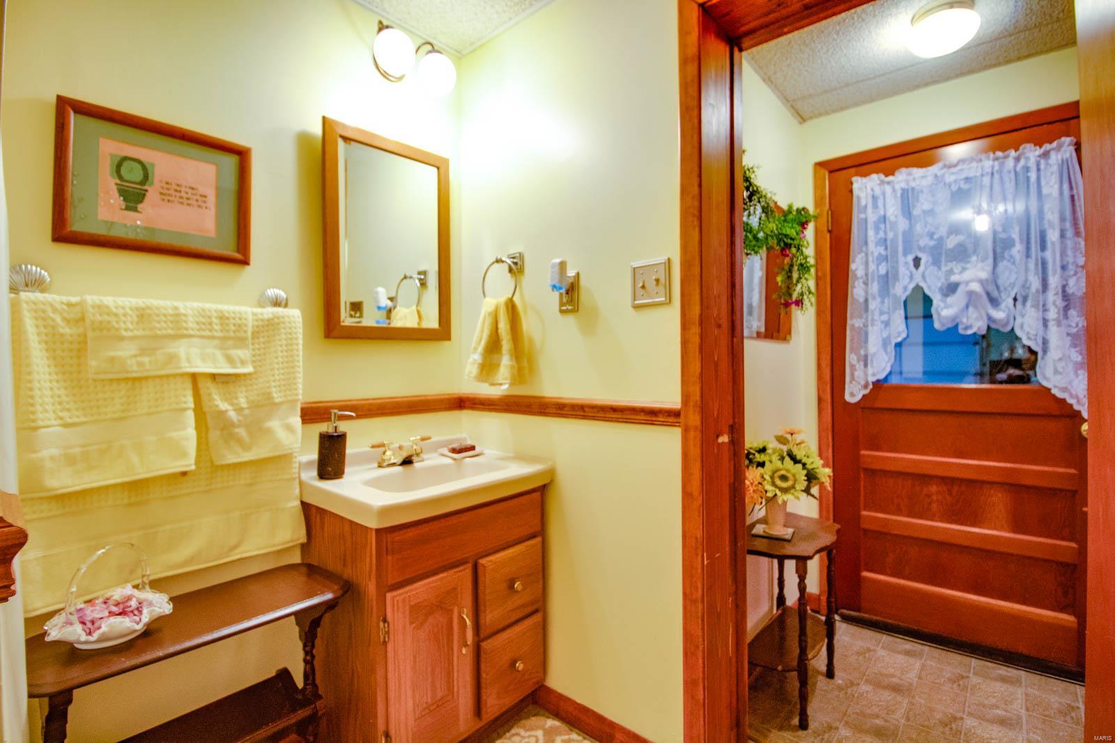 309 Maple Carrollton, IL 62016 - Photo 18 of 40 Gallery Image 18