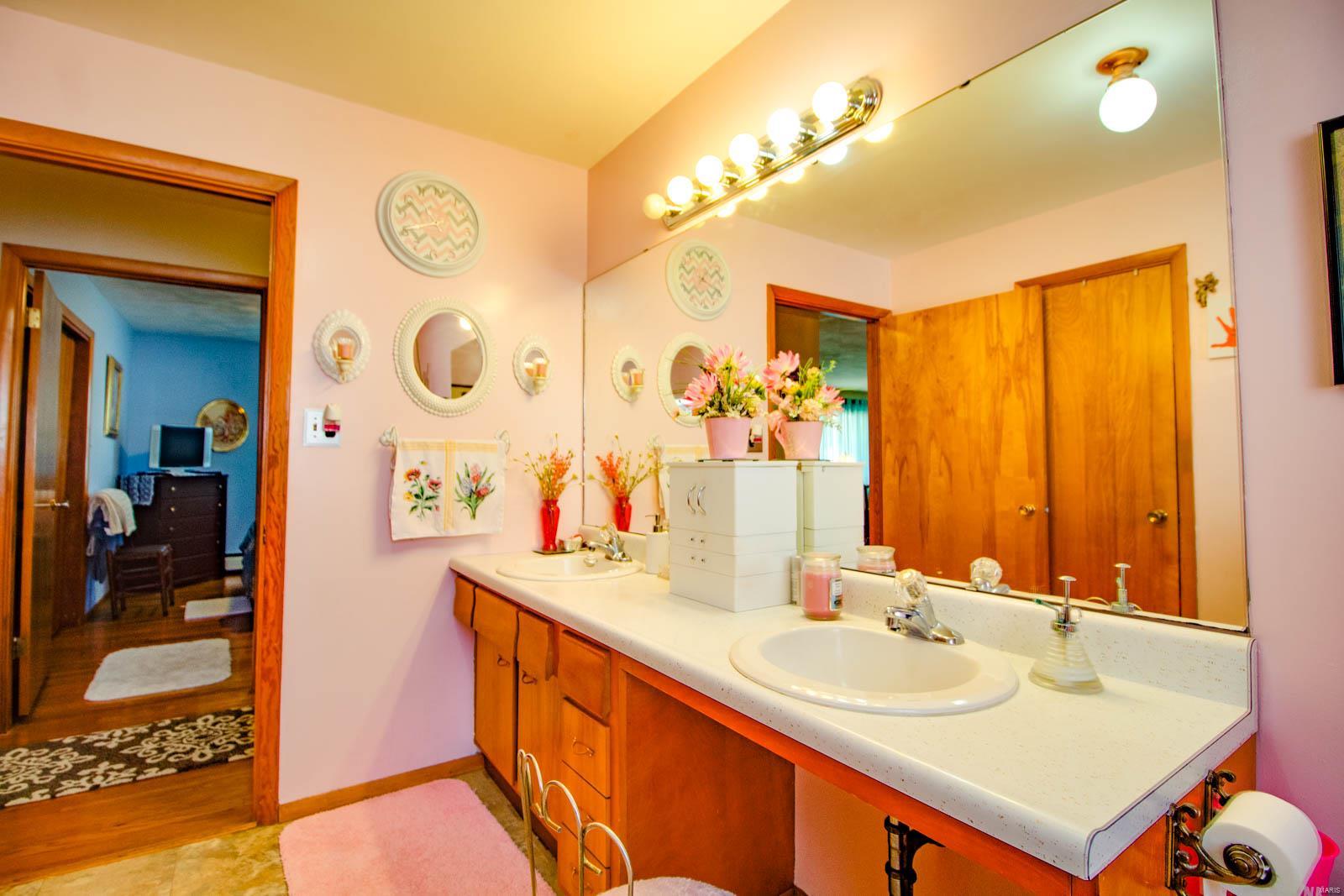 309 Maple Carrollton, IL 62016 - Photo 26 of 40 Gallery Image 26