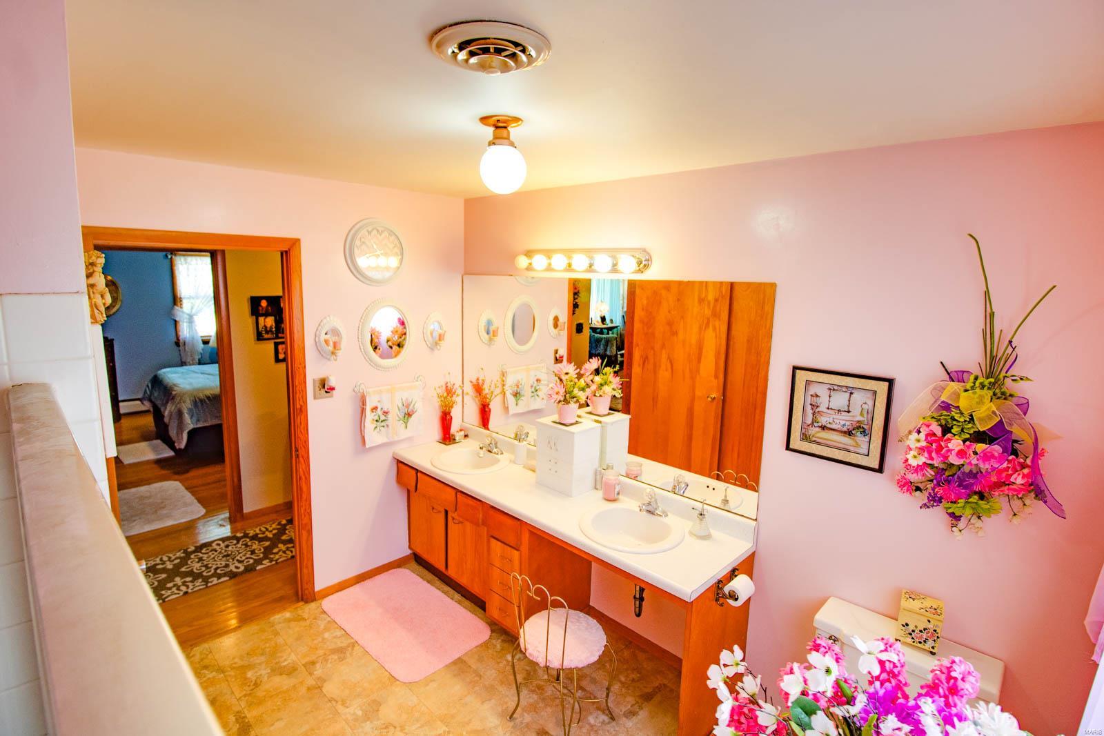 309 Maple Carrollton, IL 62016 - Photo 28 of 40 Gallery Image 28