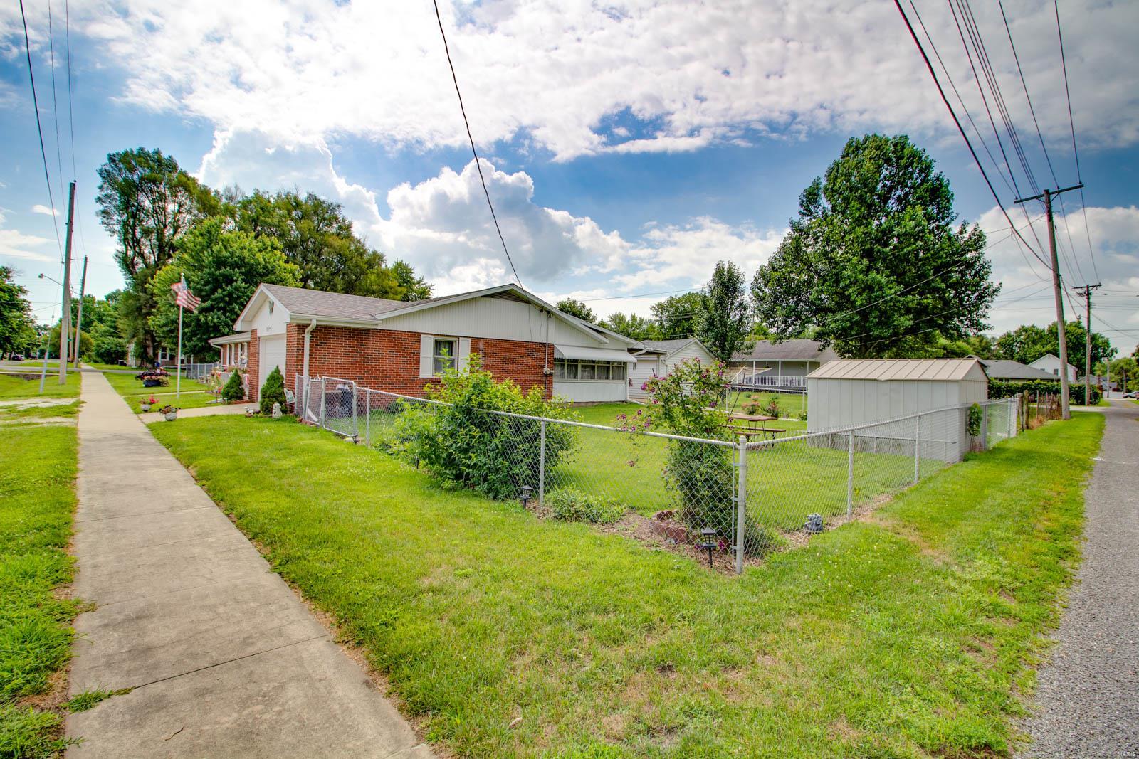309 Maple Carrollton, IL 62016 - Photo 32 of 40 Gallery Image 32