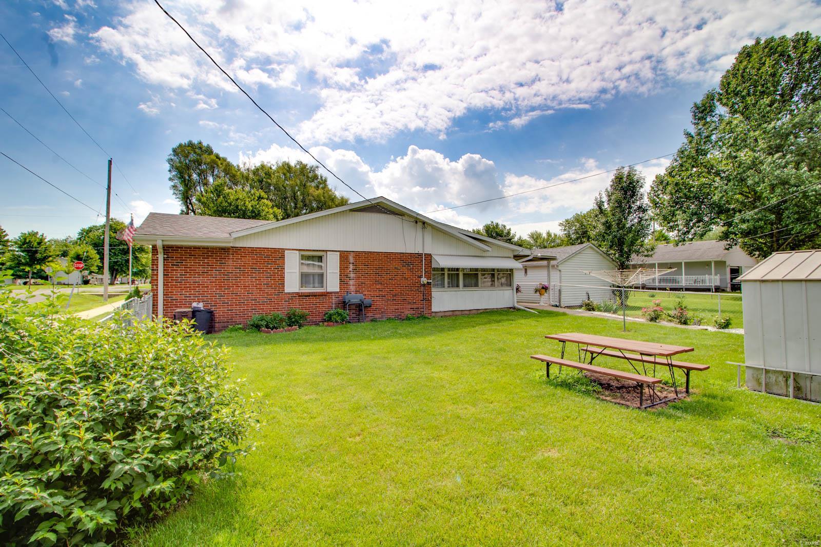 309 Maple Carrollton, IL 62016 - Photo 34 of 40 Gallery Image 34