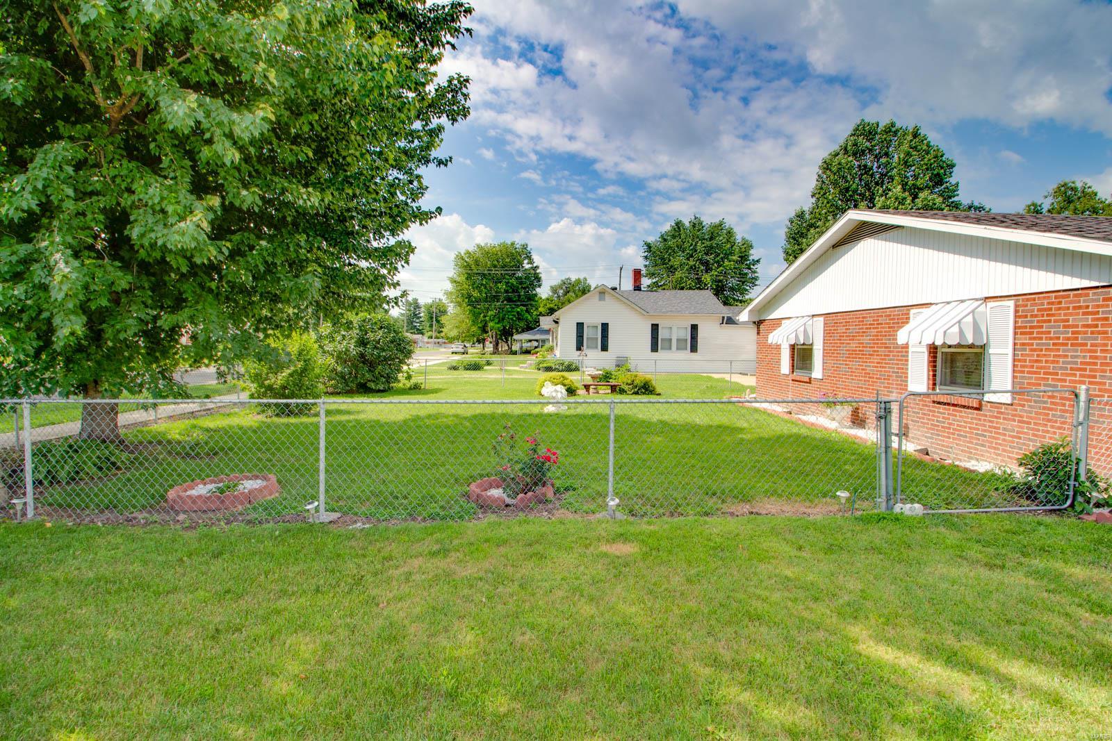 309 Maple Carrollton, IL 62016 - Photo 39 of 40 Gallery Image 39