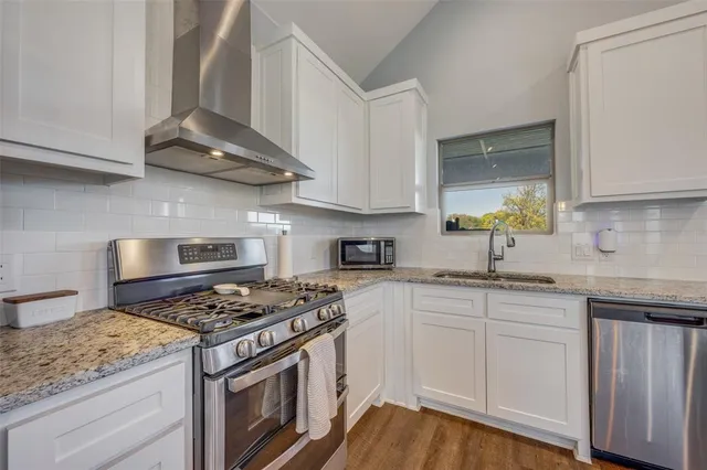 $298,500 | 308 East Houston Street, Leonard, TX 75452