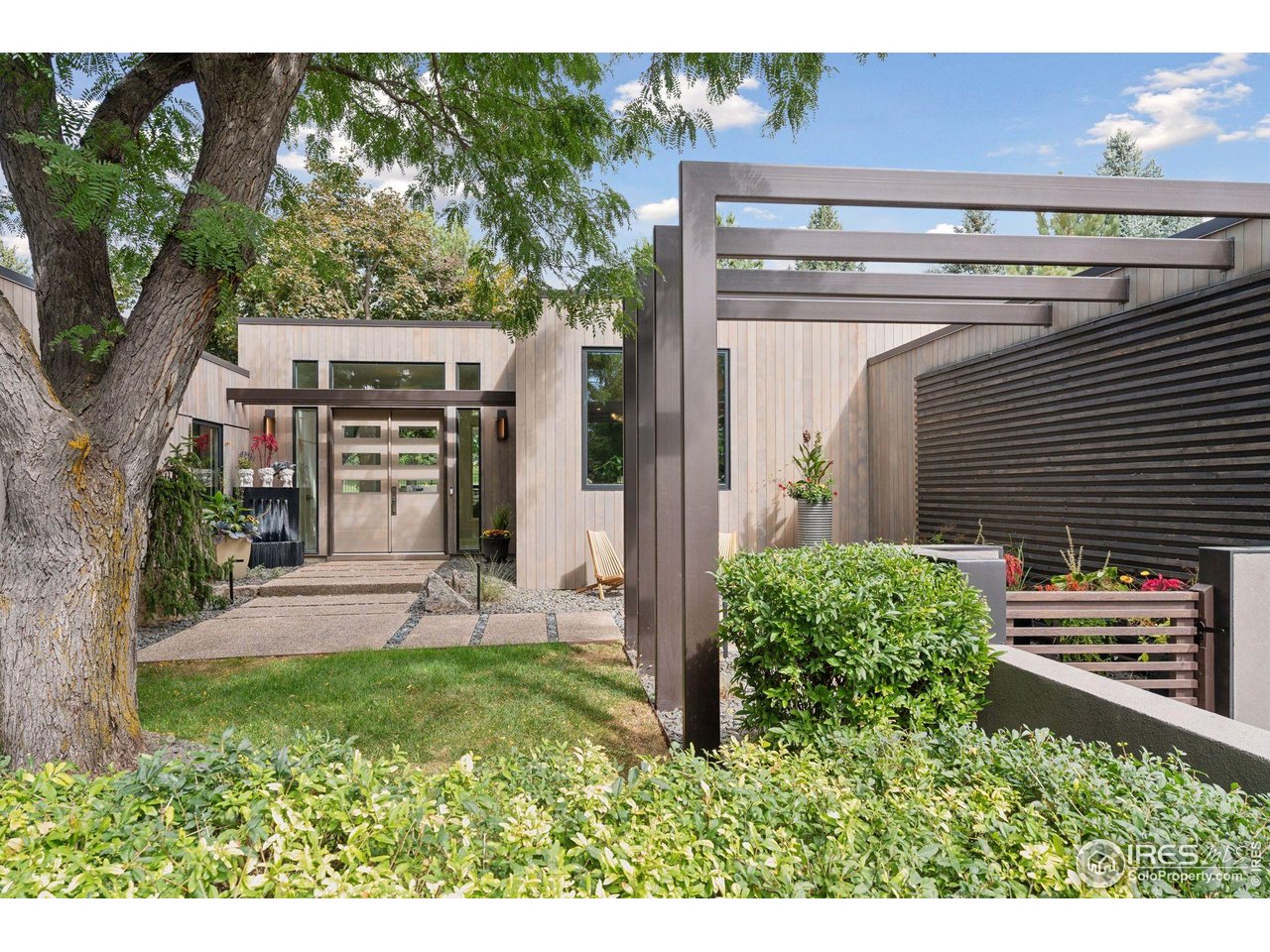 7323 Old Post Road Boulder, CO 80301 - Photo 14 of 40 Modern steel architectural accents