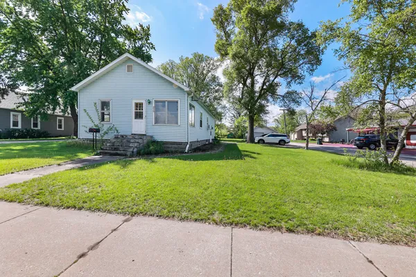$200,000 | 215 West Division Street, Coal City, IL 60416