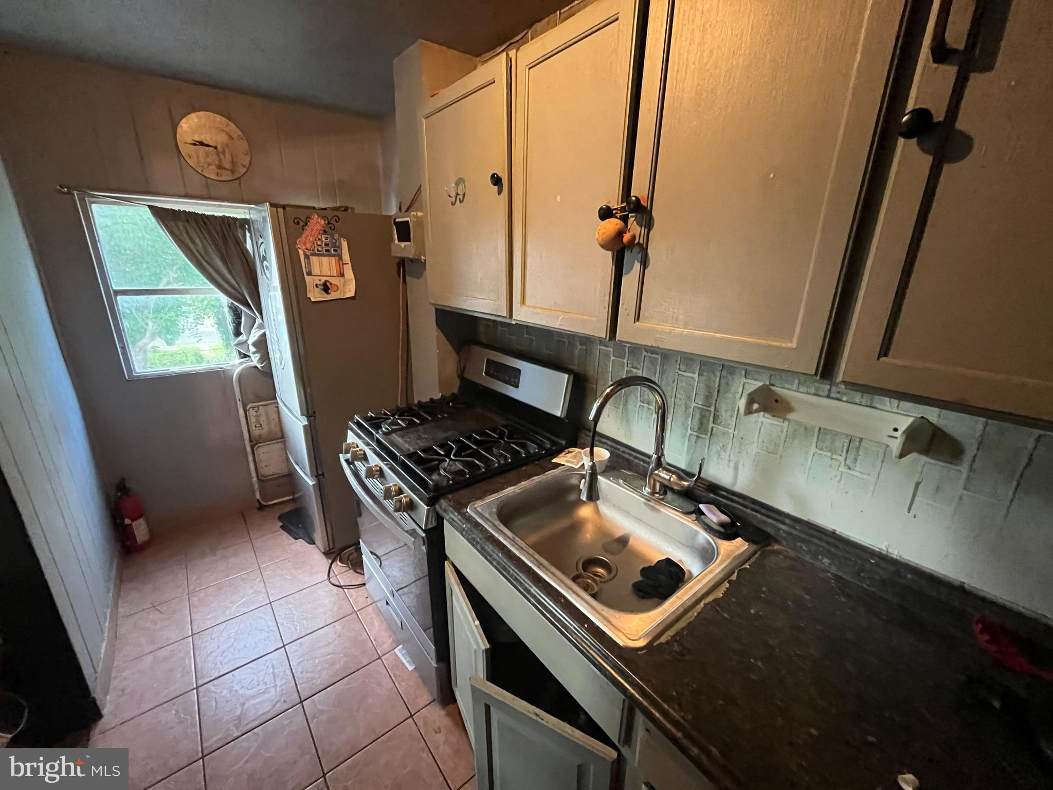 7023 Guilford Road Upper Darby, PA 19082 - Photo 3 of 6 Gallery Image 3