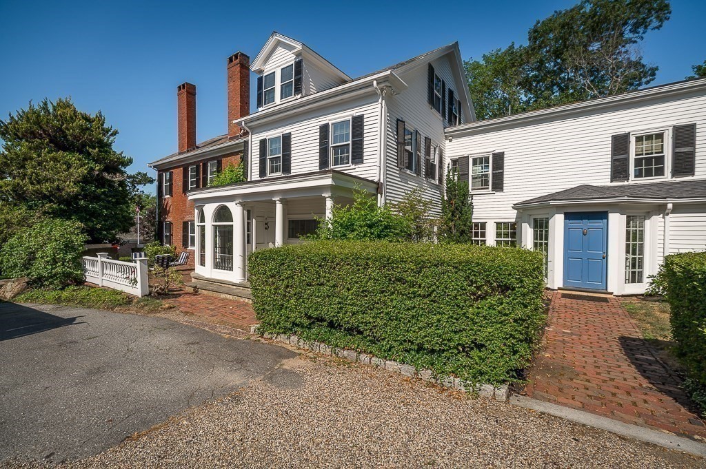 18 Union Street Manchester, MA 01944 - Photo 3 of 38
