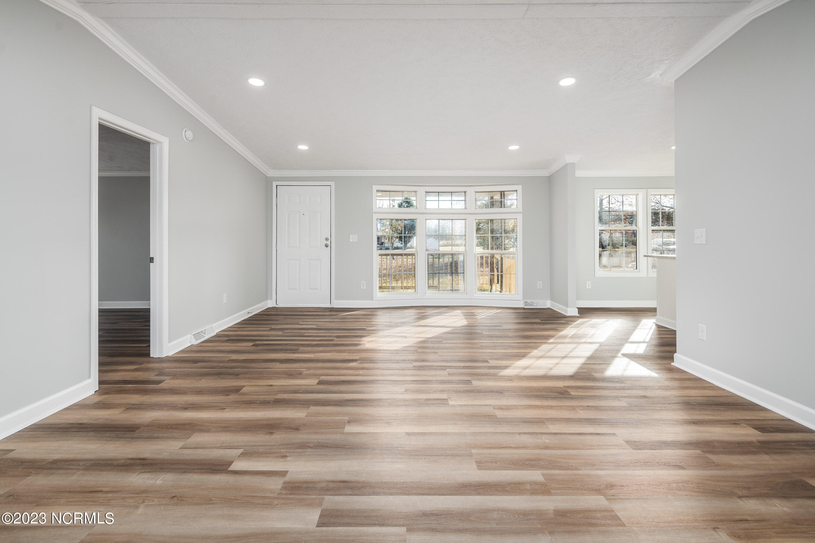 470 Pollard Road Chocowinity, NC 27817 - Photo 7 of 34 Living Room