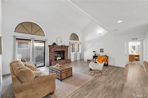 $299,000 | 19249 Palm Way, Apple Valley, CA 92308