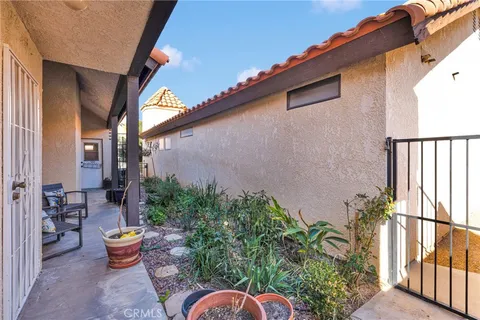 $299,000 | 19249 Palm Way, Apple Valley, CA 92308