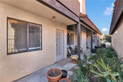 $299,000 | 19249 Palm Way, Apple Valley, CA 92308