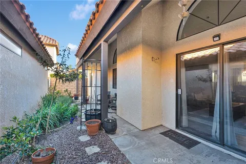 $299,000 | 19249 Palm Way, Apple Valley, CA 92308