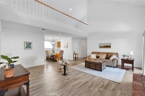 $299,000 | 19249 Palm Way, Apple Valley, CA 92308