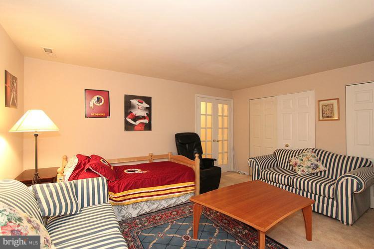 2207 Wimbledon Circle Silver Spring, MD 20906 - Photo 5 of 30 Family Room