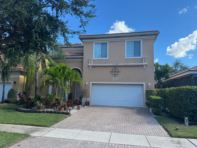 a front view of house with yard