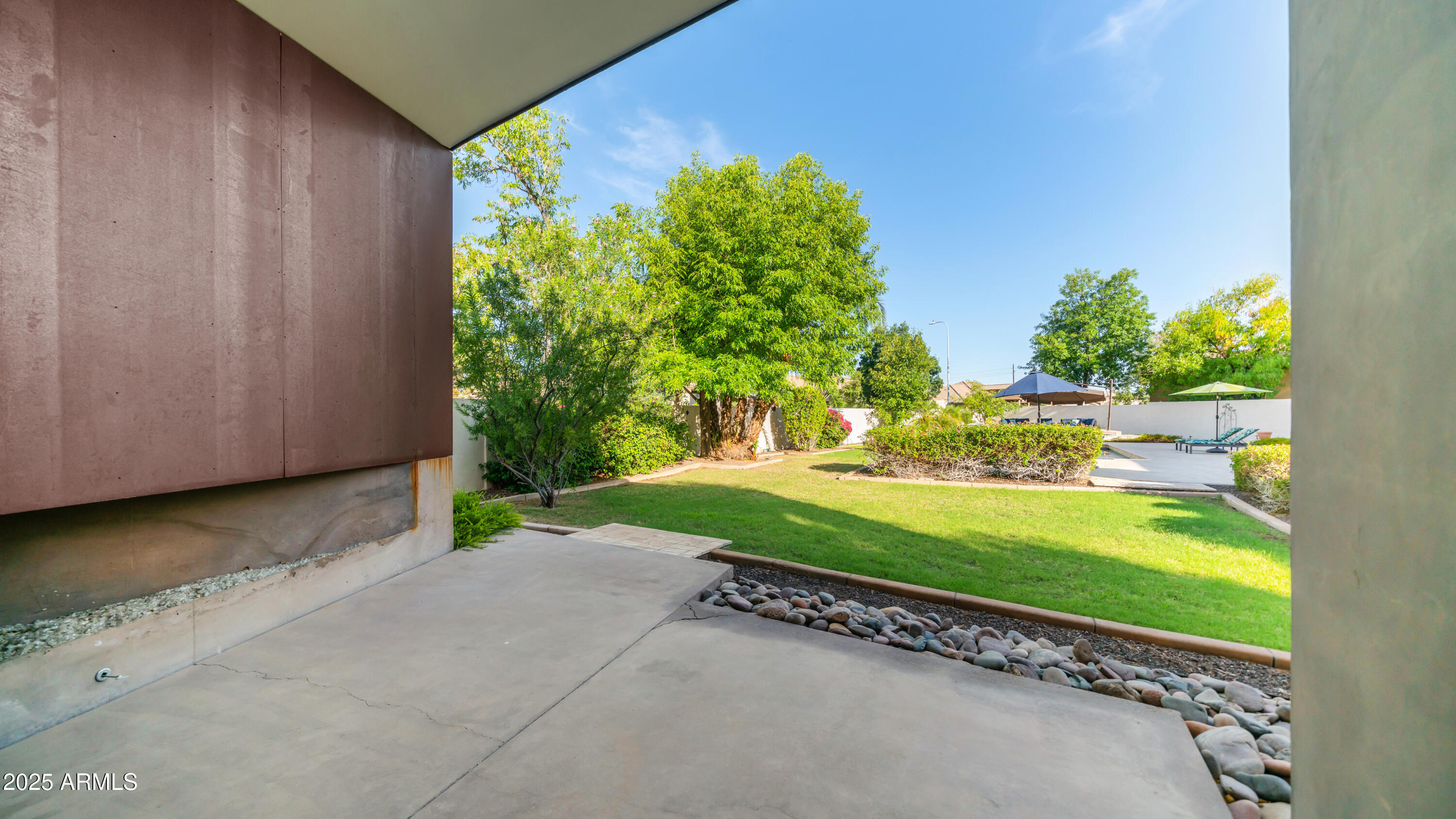 7467 South Rita Lane Tempe, AZ 85283 - Photo 72 of 111 a view of a back yard with green space