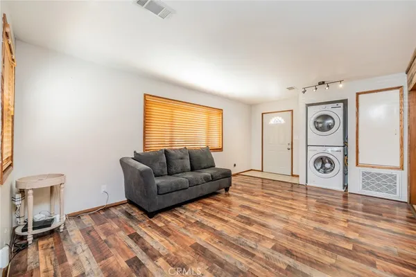 $299,999 | 1724 Thrush Road, Wrightwood, CA 92397