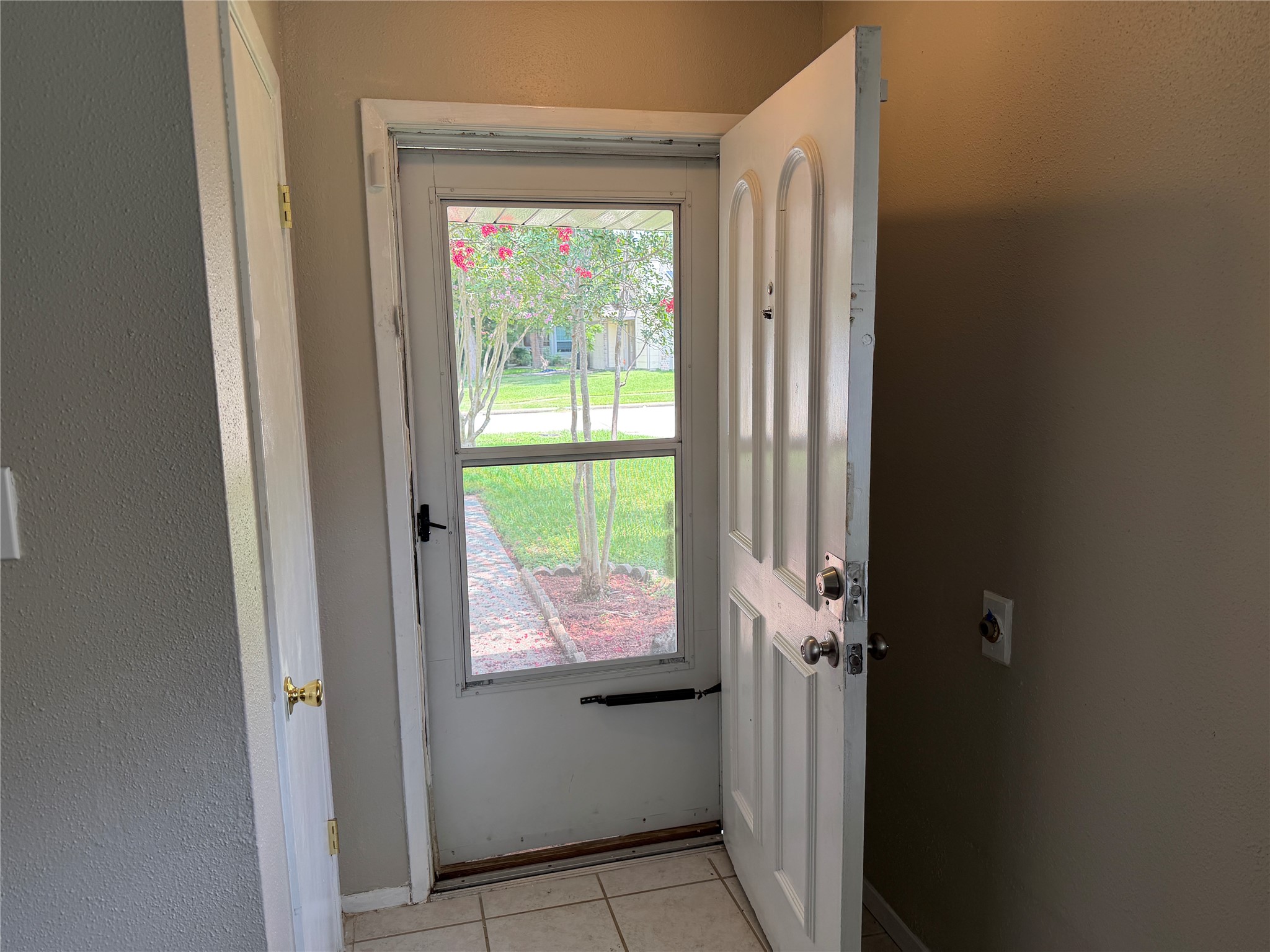 23423 Tree House Lane Spring, TX 77373 - Photo 4 of 22 storm door for energy efficiency
