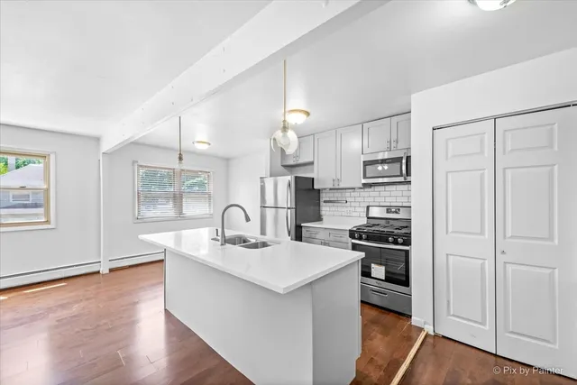 $1,500 | 7319 North Rogers Avenue, Unit 102, Chicago, IL 60626