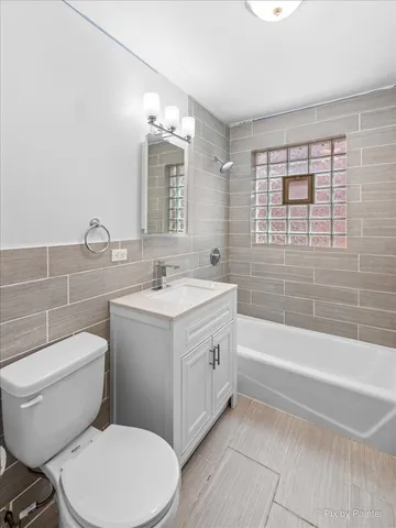 $1,500 | 7319 North Rogers Avenue, Unit 102, Chicago, IL 60626