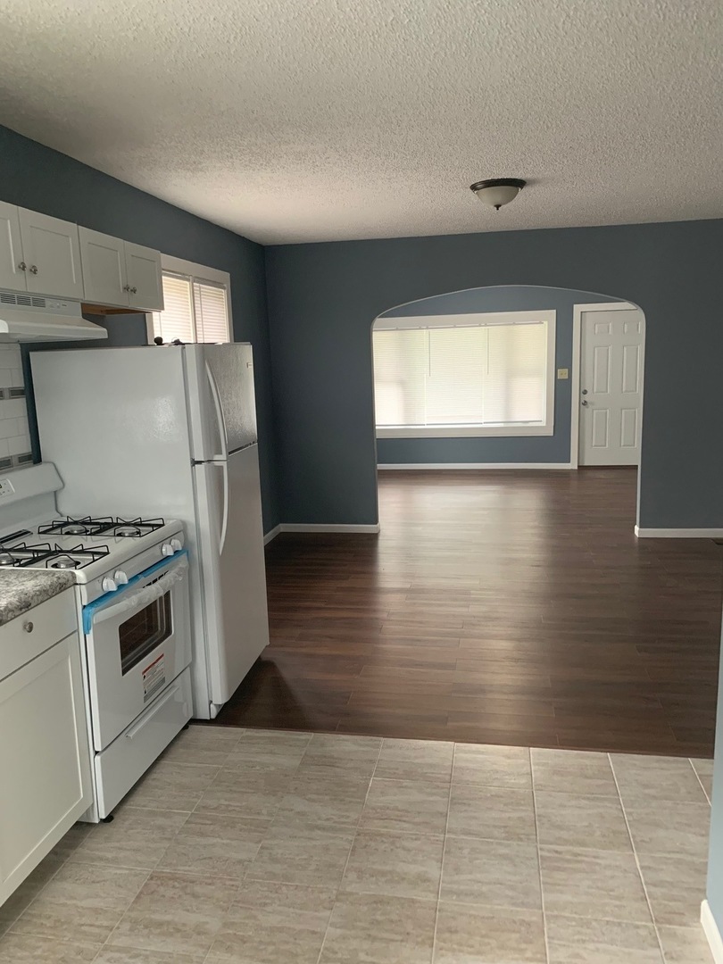 354 Montgomery Road Montgomery, IL 60538 - Photo 8 of 28