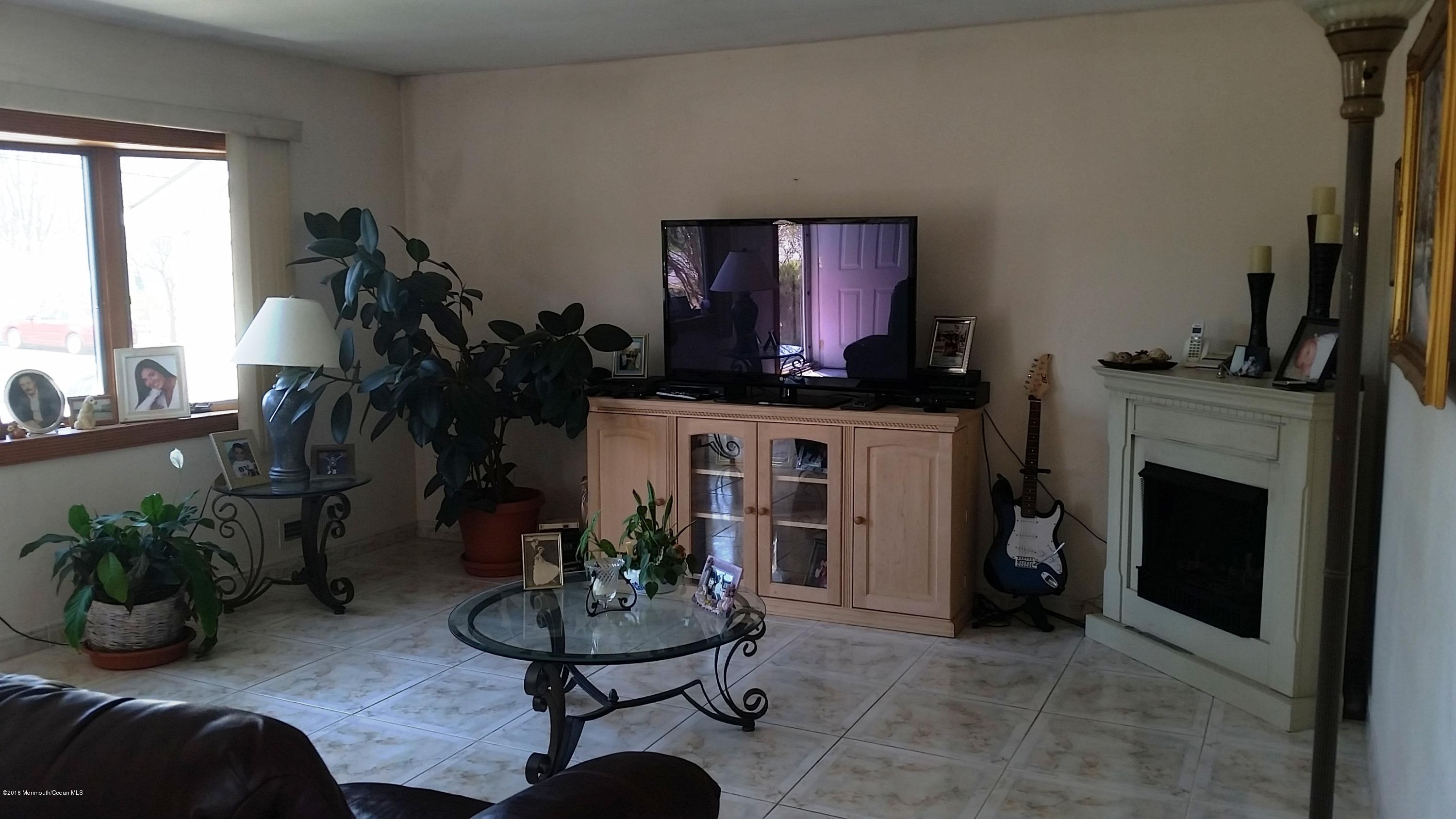 75 Nottingham Drive Brick, NJ 08724 - Photo 3 of 33 living room