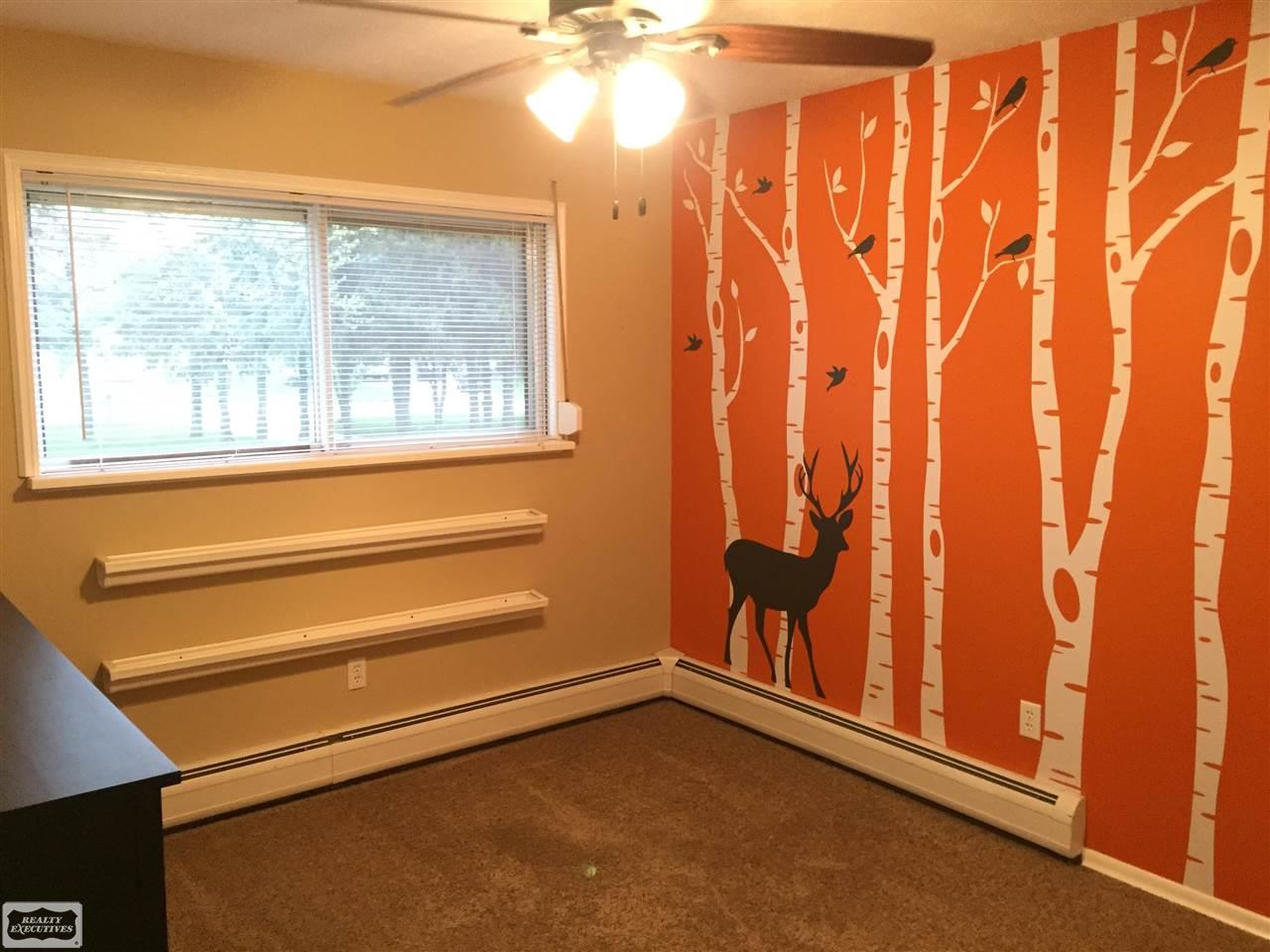 49212 Fairchild Road Macomb, MI 48042 - Photo 21 of 30 31318472-20.JPG
