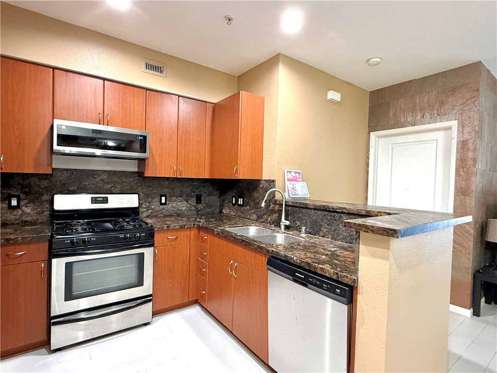 1801 East Katella Avenue, Unit 2139 Anaheim, CA 92805 - Photo 11 of 37