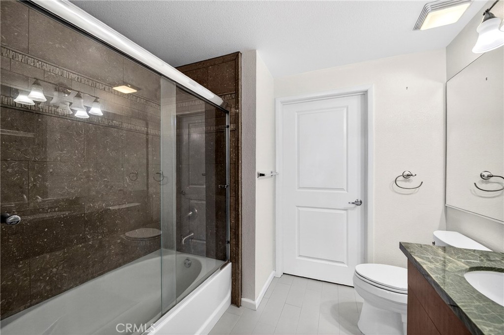 1801 East Katella Avenue, Unit 2139 Anaheim, CA 92805 - Photo 12 of 36 Primary Bath to Walk-in Closet