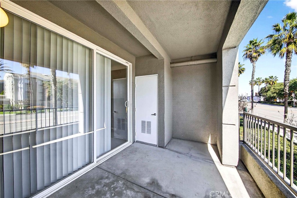 1801 East Katella Avenue, Unit 2139 Anaheim, CA 92805 - Photo 19 of 36 Patio/Balcony