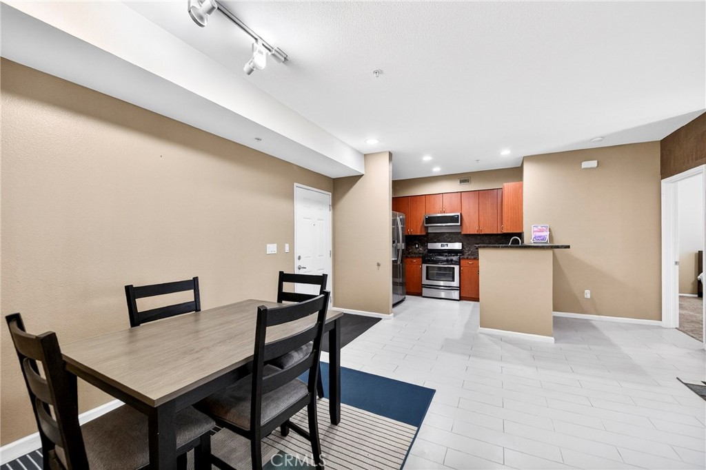 1801 East Katella Avenue, Unit 2139 Anaheim, CA 92805 - Photo 6 of 36 Dining to Kitchen