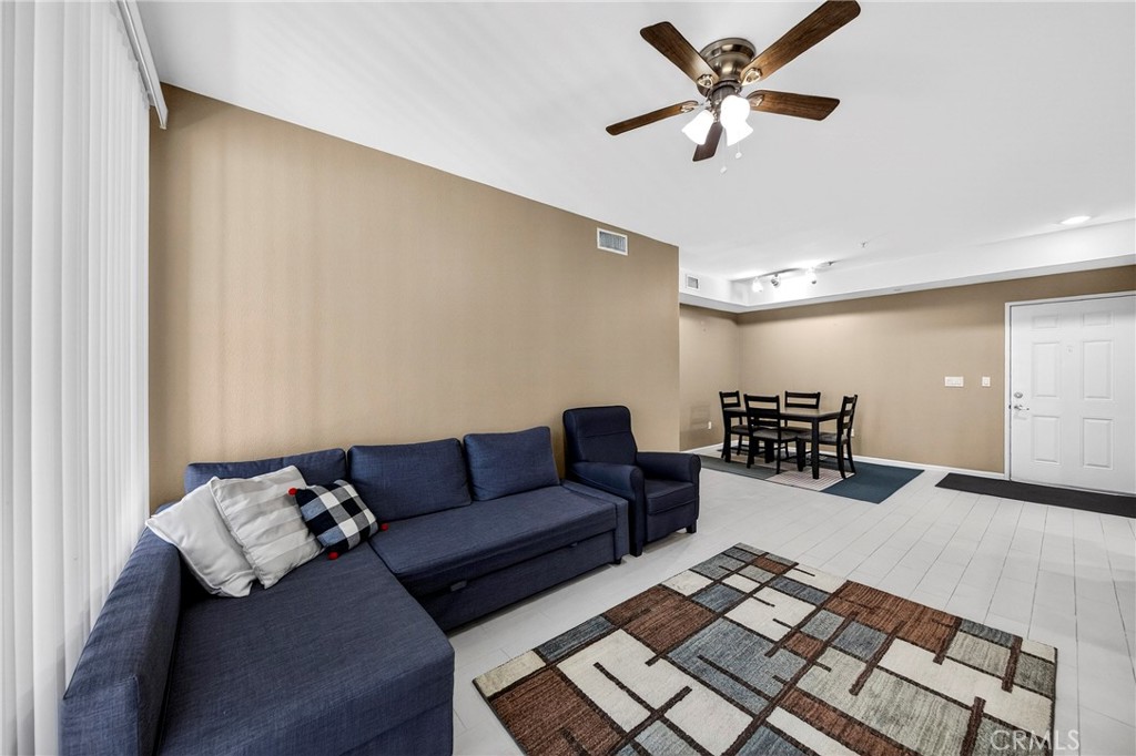 1801 East Katella Avenue, Unit 2139 Anaheim, CA 92805 - Photo 10 of 36 Living to Dining